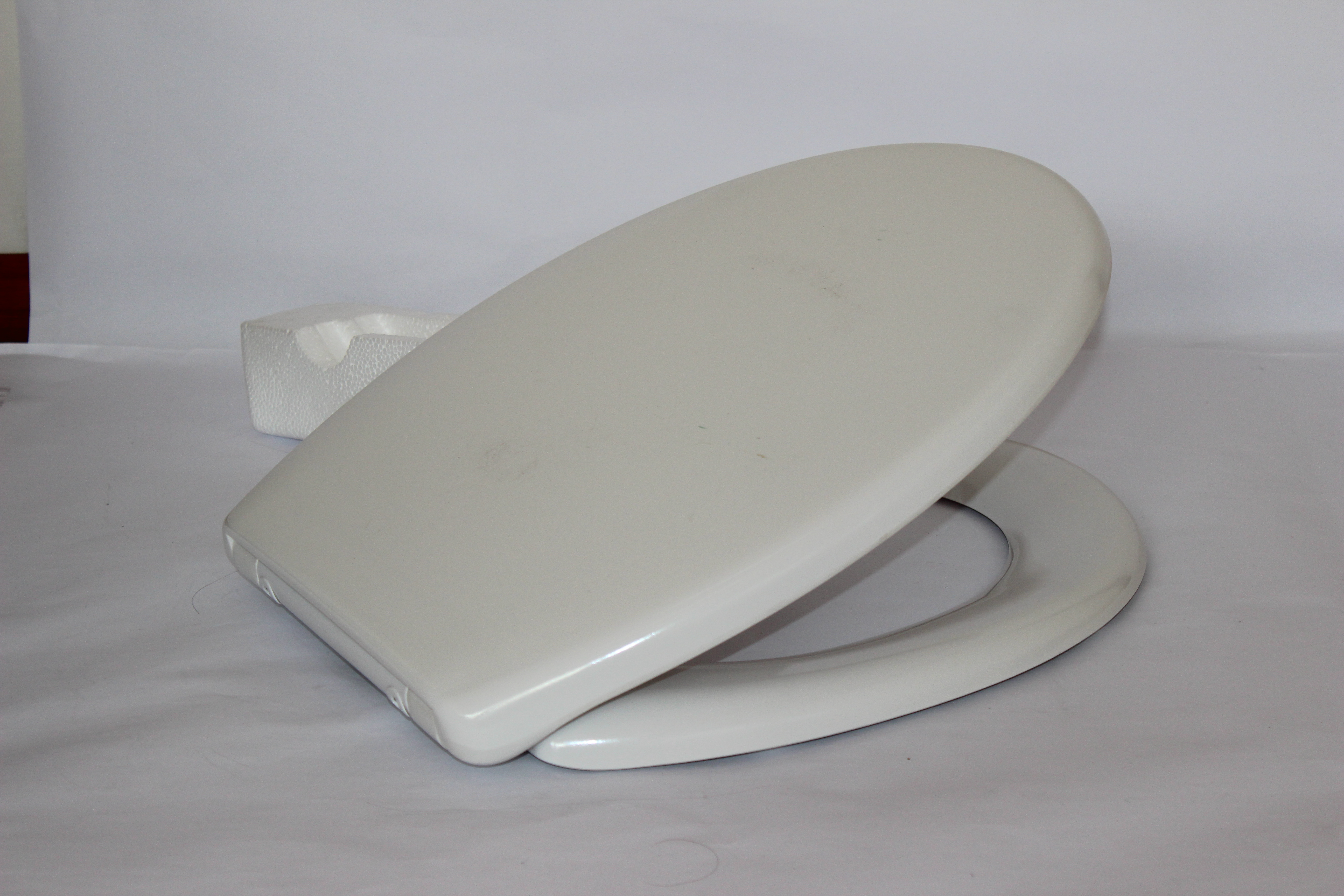 Slika proizvoda WC SJEDALICA ARMAL EASY SA POKLOPCEM SOFTCLOSE QUICK RELEASE BIJELO DUROPLAST SA INOX OKOVOM